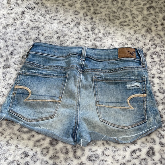Women’s jean shorts - Picture 2 of 3
